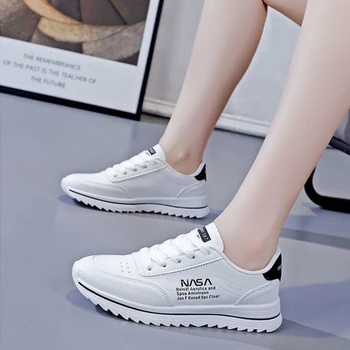 Однотонная повседневная женская спортивная обувь на низком каблуке, износостойкая, весна и осень 2023, новые удобные маленькие белые туфли